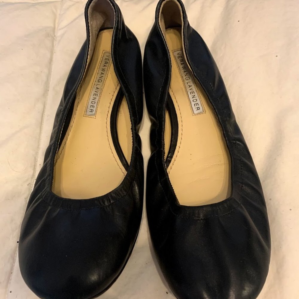 Vera Wang Lavender Ballet Flats in Black